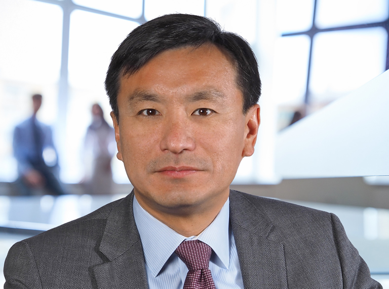 Semtech半导体公司执行领导人克里斯·张（Chris Chang）公司营销和业务发展高级副总裁